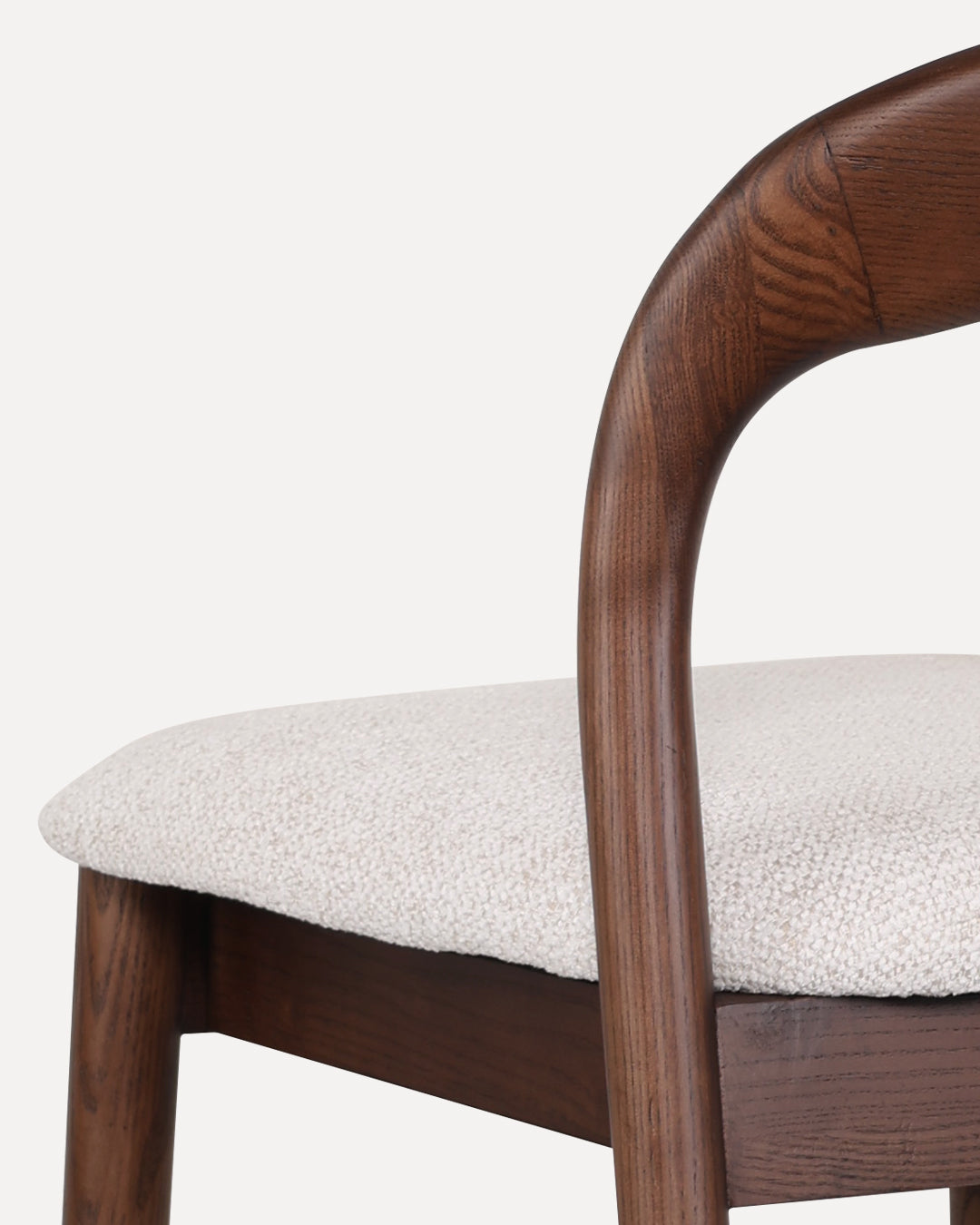 walnut / white