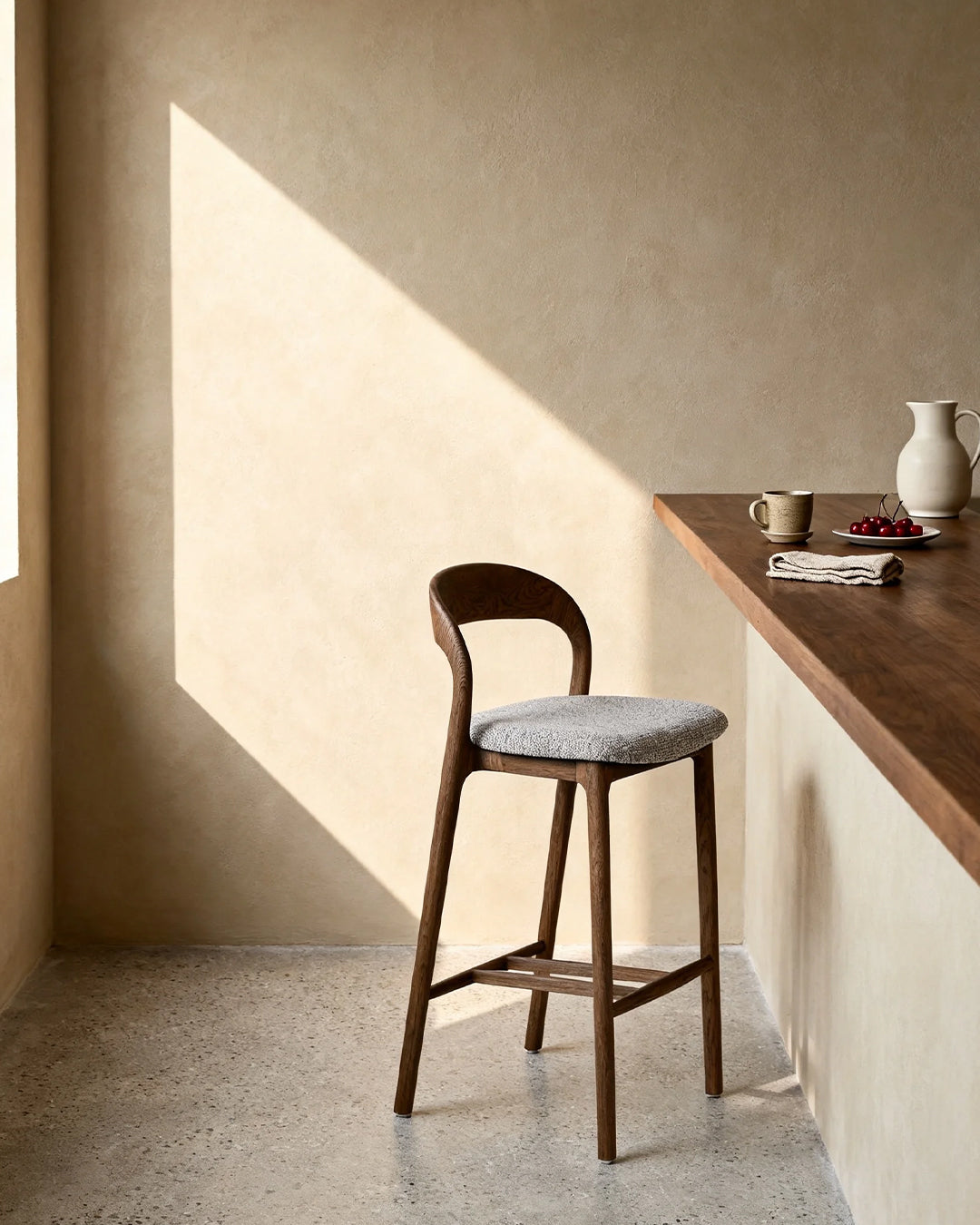 walnut / clay