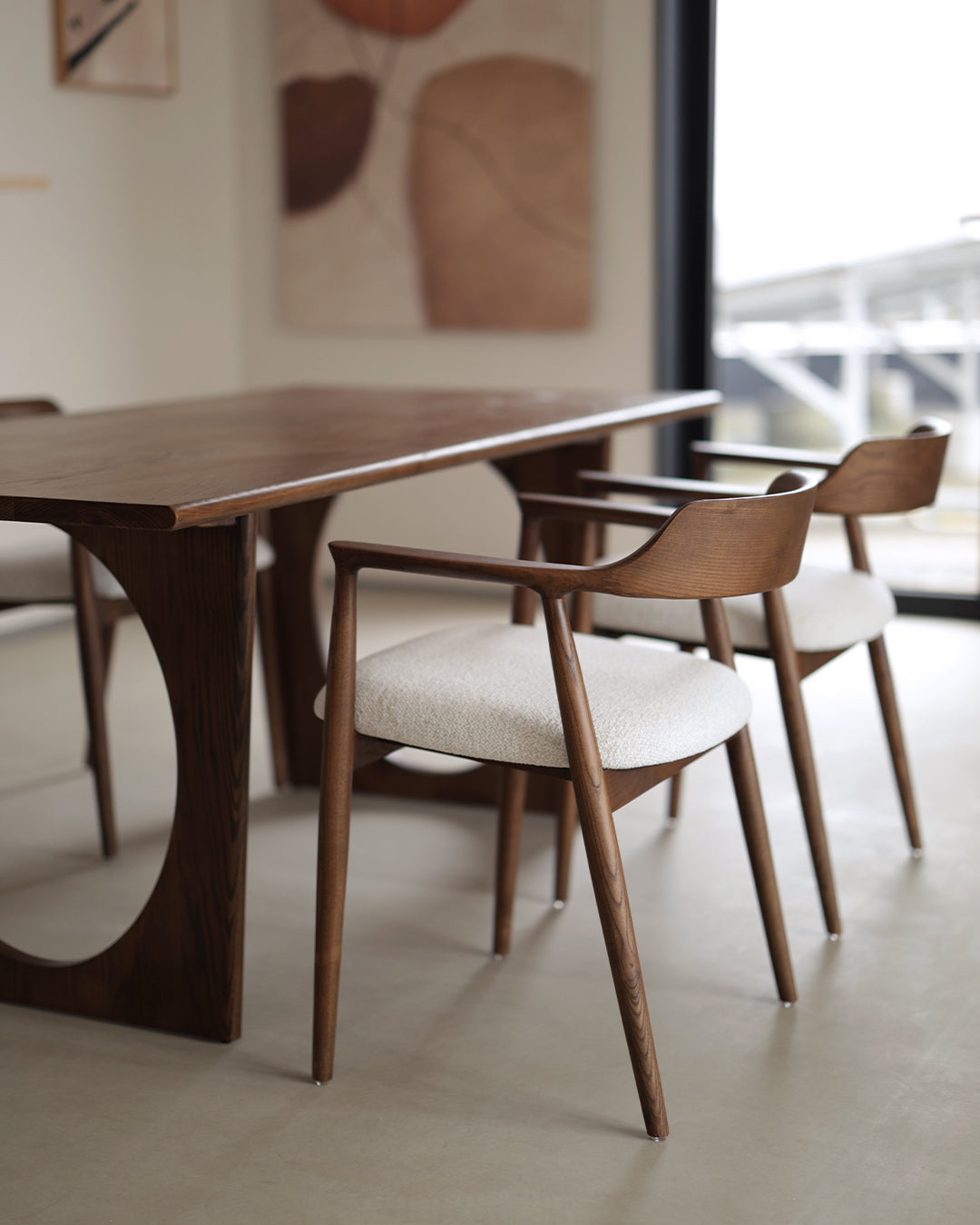 walnut / white